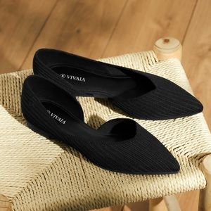Vivaia Melia Pointed-Toe Flats, Black